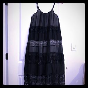 Alice and Olivia midi lace dress size S